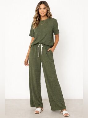 Olive Wide-Leg Drawstring Pants & Top Set - Women